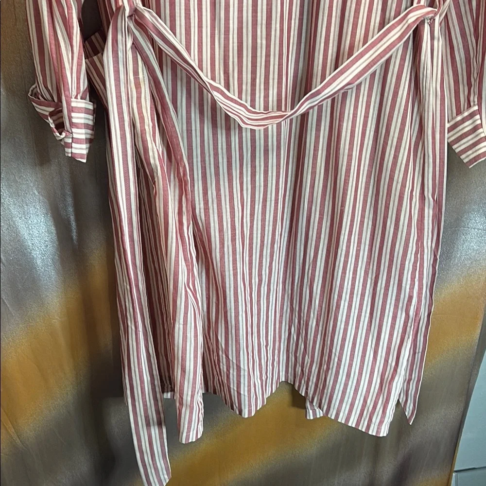 Striped vintage 60’s bathrobe with belt. 56”‎ chest 501